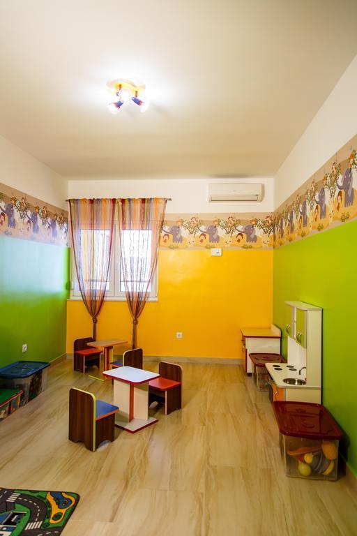 Nemira Sunny Apartments Omiš Esterno foto